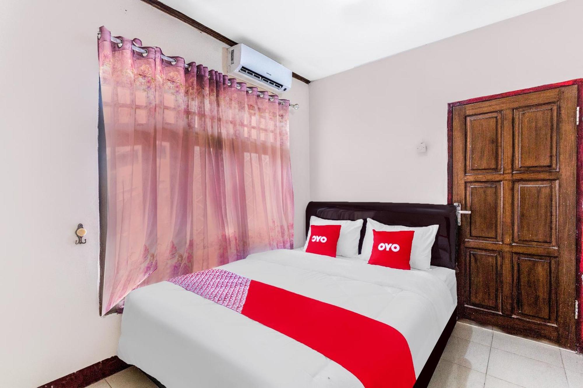 Oyo 1837 Telone Bungalow Palebah Exterior foto